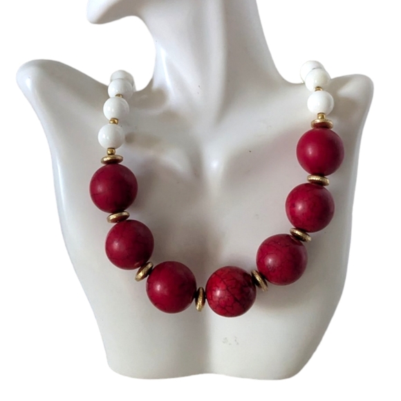 Vintage Beaded Necklace Chunky Red & White Glass Ball Bauble Eclectic Boho - Picture 3 of 8